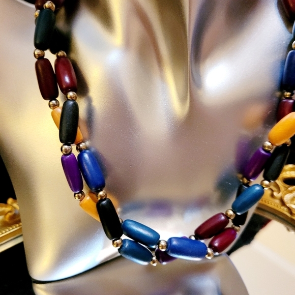 Retro Handcrafted Wooden Multicolor Beaded Statement Necklace - Picture 10 of 12